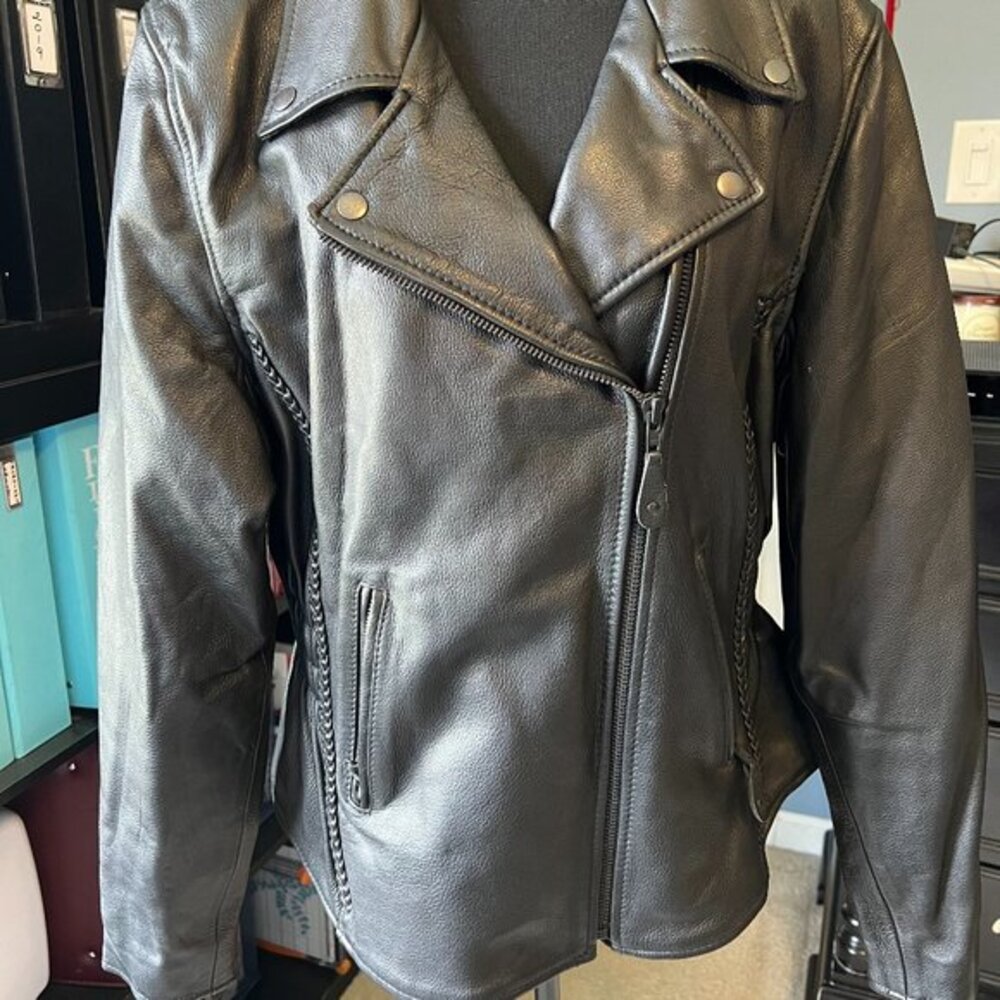 Black leather motorcycle jacket -- size xl
